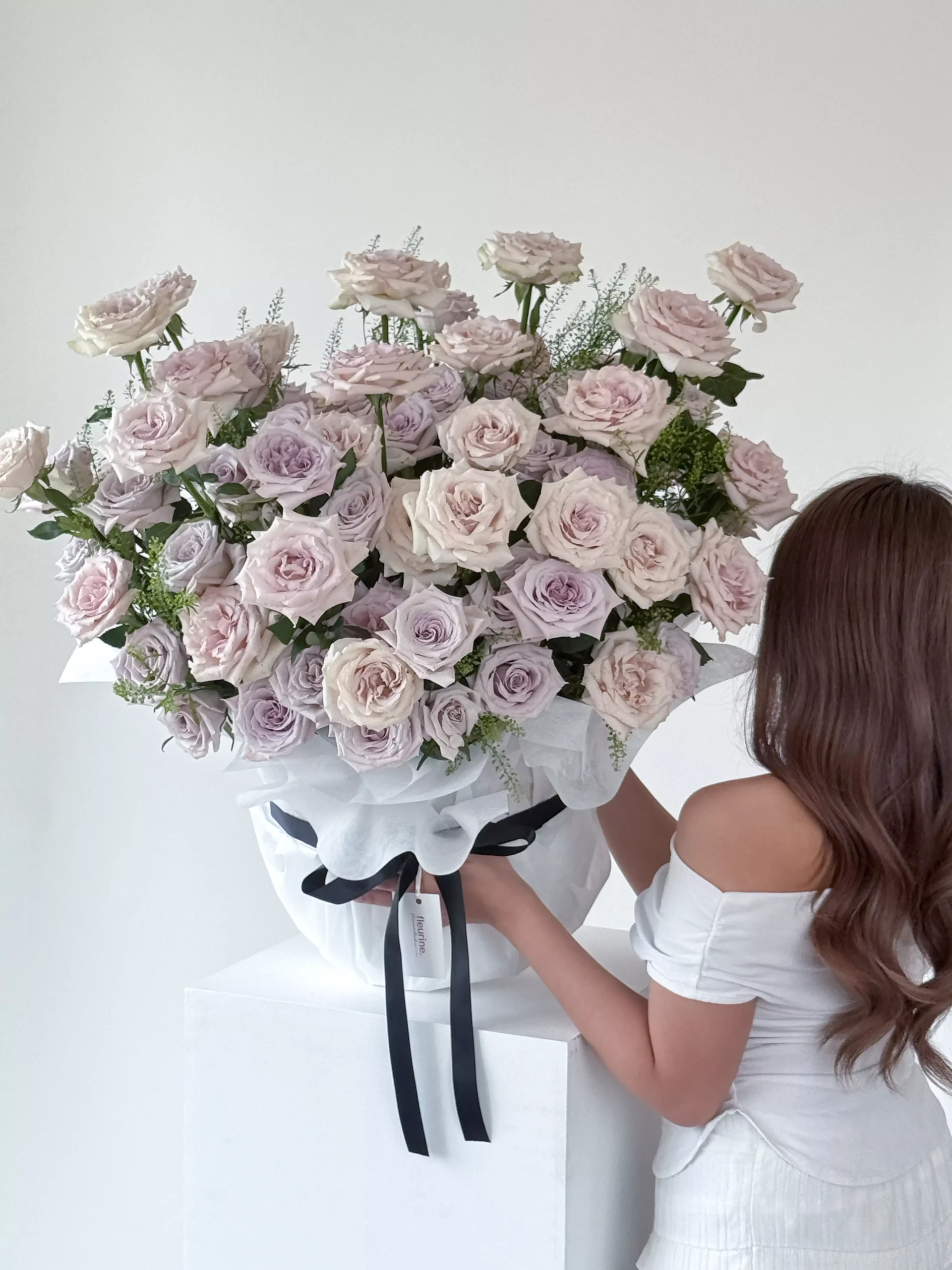 Grey Rose Basket Bouquet (90-110 Roses)